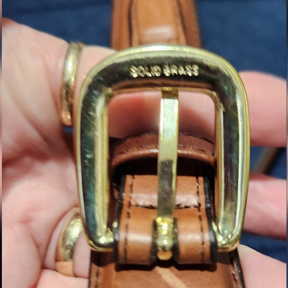 CABELAS BELT BROWN LEATHER SIZE 44 VERY NICE CONDITION - Picture 4 of 16